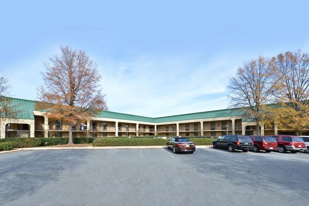 Towneplace Suites By Marriott Greensboro Coliseum Area Exterior foto